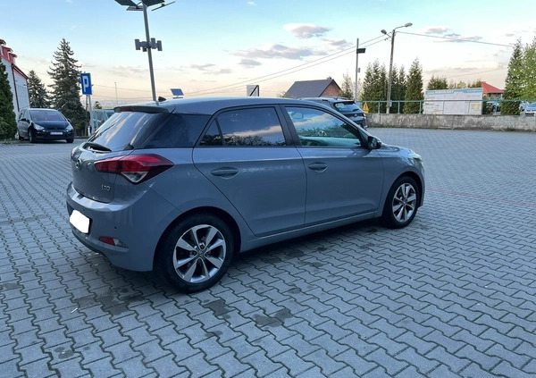 Hyundai i20 cena 35900 przebieg: 131000, rok produkcji 2015 z Stryków małe 497